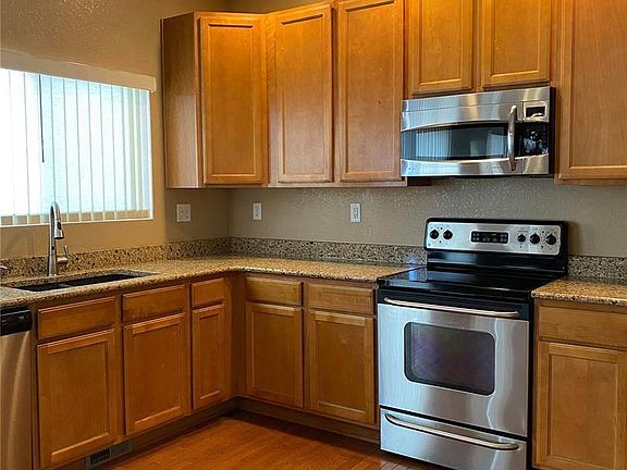 5th image of 2071 Riverwalk Pkwy