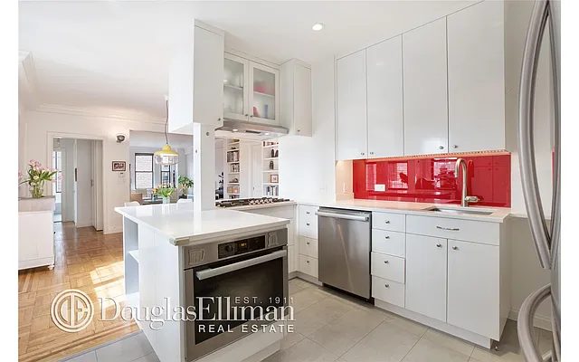 Sold by Douglas Elliman | media 15