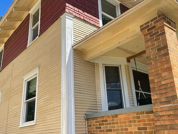 3rd image of 940 Madison Ave SE