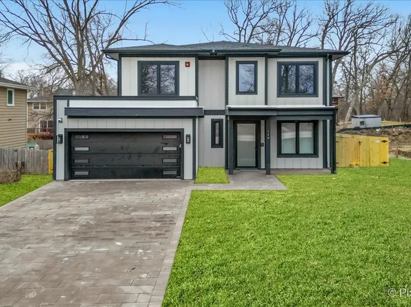 154 Oak St, Lake Zurich, IL 60047