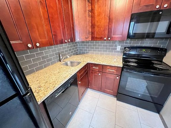 4th image of 1621 J St #101
