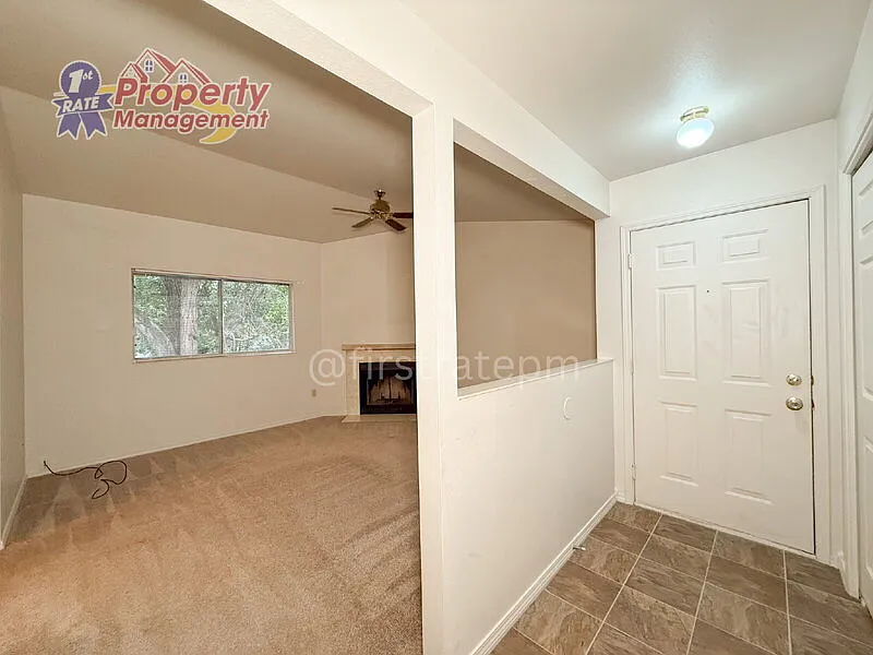 2 bed, 1.0 bath, 943 sqft, $1,295 — Photo 4