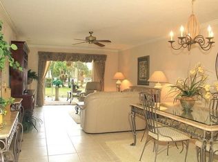 360 Horse Creek Dr APT 105, Naples, FL 34110