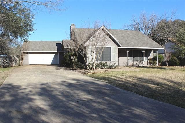1st image of 3213 Pioneer Cir