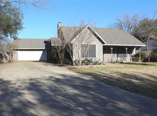 3213 Pioneer Cir, Woodway, TX 76712