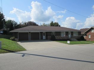 115 S Main St, Saint Lucas, IA 52166