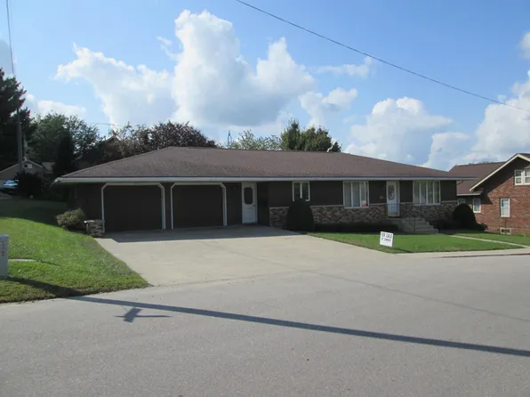 115 S Main St, Saint Lucas, IA 52166