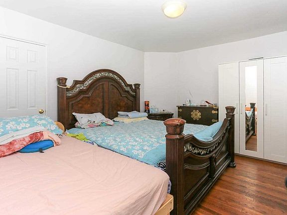 5th image of 14439 Sanford Ave