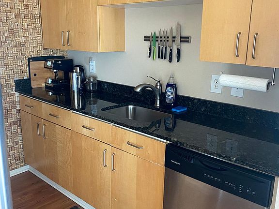 5th image of 422 1st Ave W APT 506
