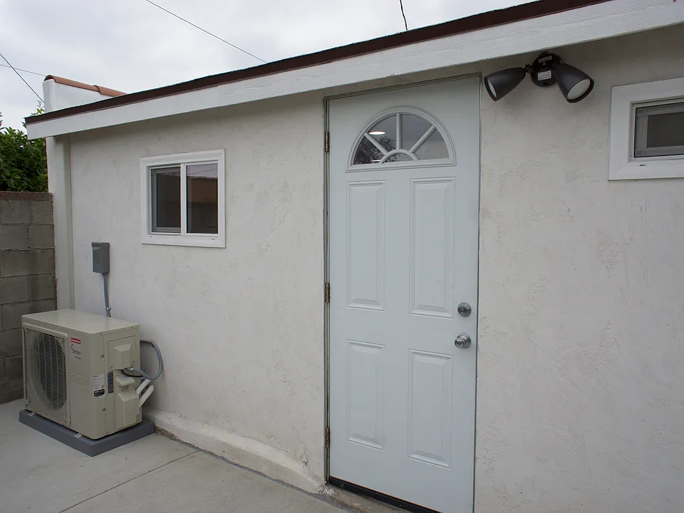8642 San Luis Ave #3