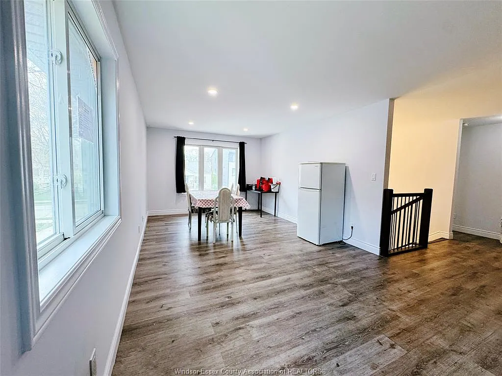 1 bed, $900 — Photo 2