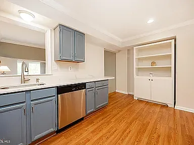 122 Kelmar Ave — Photo 8