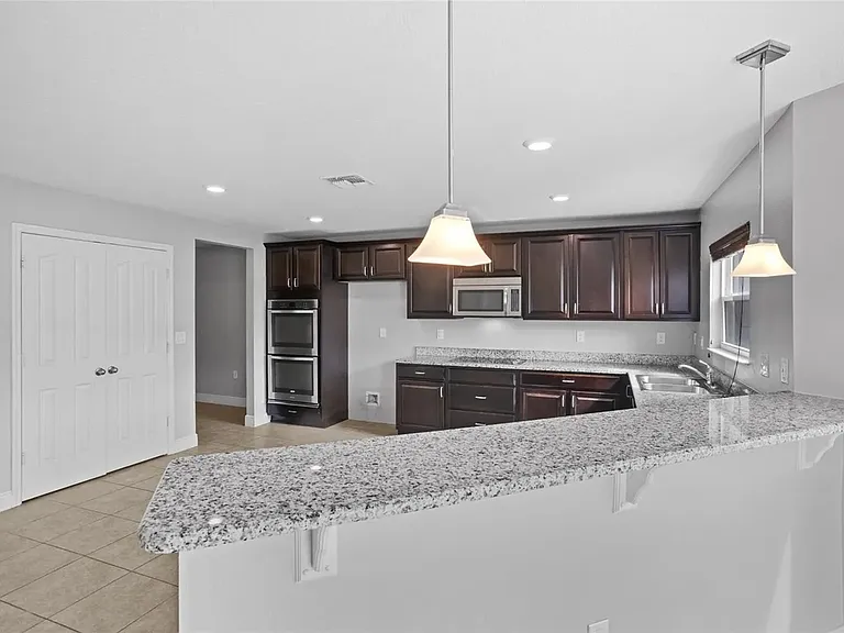 1516 Angler Ave — Photo 5