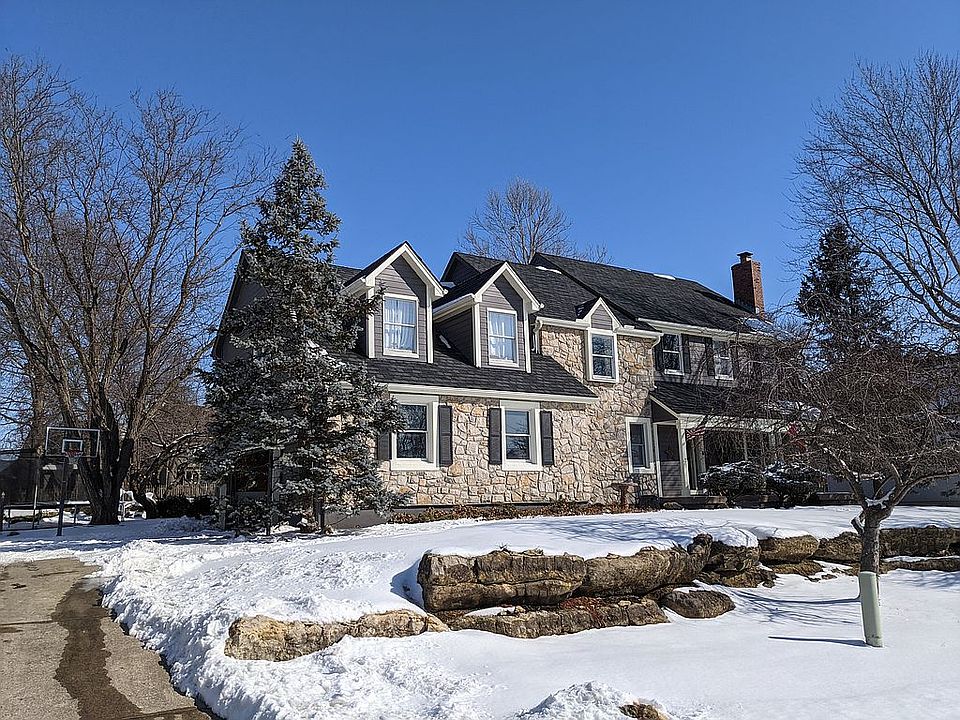1st image of 308 NE Chelmsford Ct