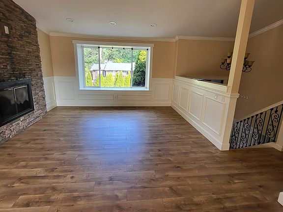 3rd image of 17016 Spanaway Ln E