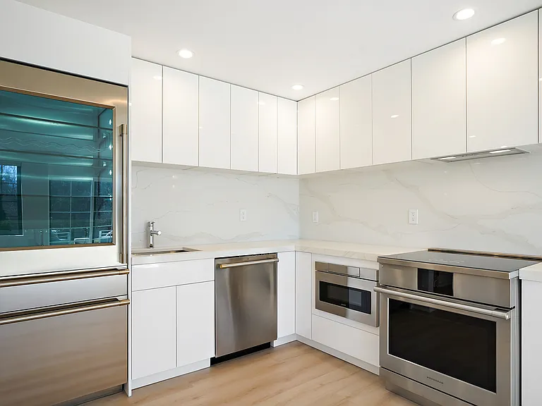 1188 King St #103 — Photo 11