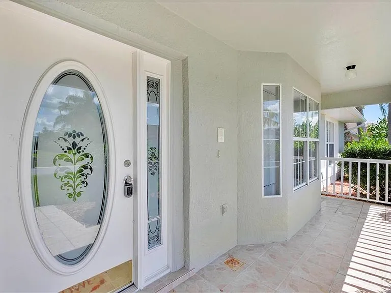 112 Azalea Dr — Photo 3