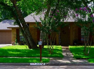 2030 Richmond Dr, Richmond, TX 77406