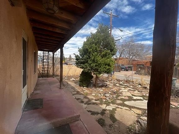 2nd image of 110 Mesa Vista St