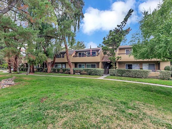 5th image of 275 Tradewinds Dr APT 8