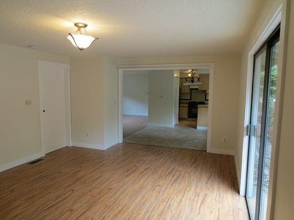 2nd image of 121 Sioux Dr