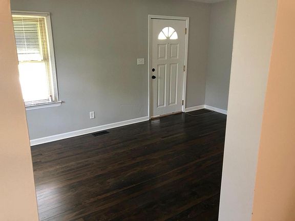 4th image of 2297 Argyle Dr