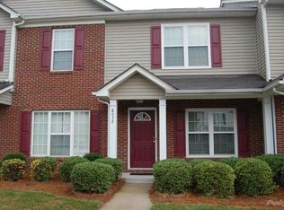8032 Stoneham Ct, Matthews, NC 28105