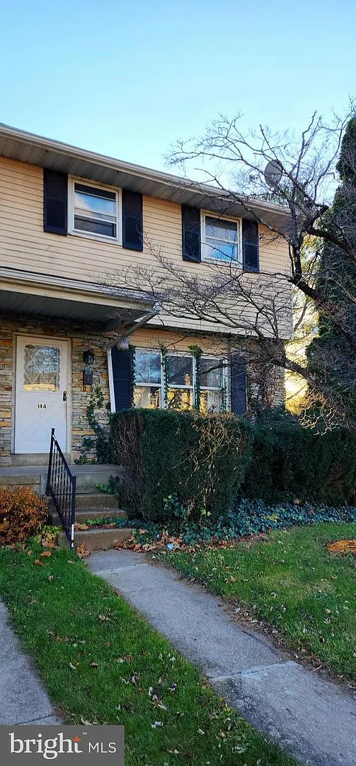 144 W Gaul St photo 1