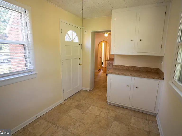 5915 Ryland Dr — Photo 13