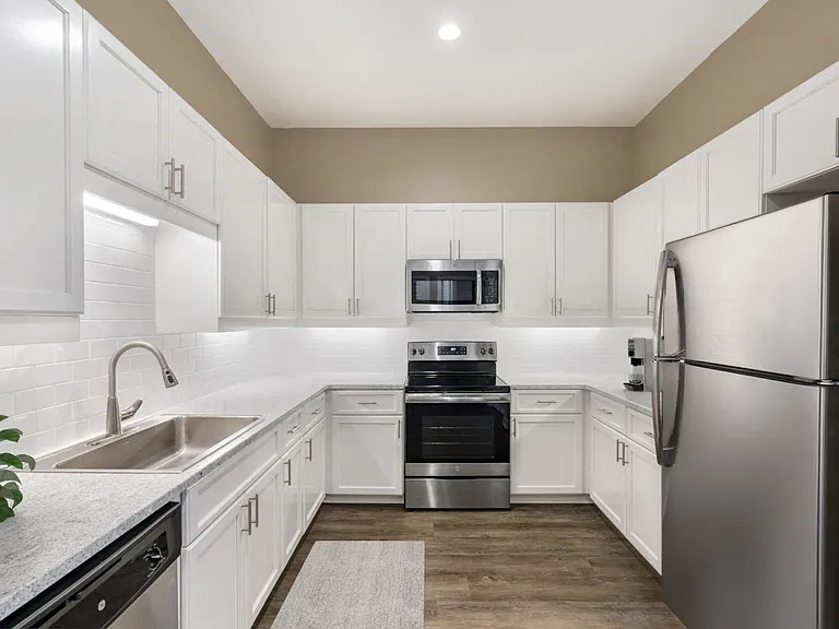 Villaggio Apartments — Photo 16