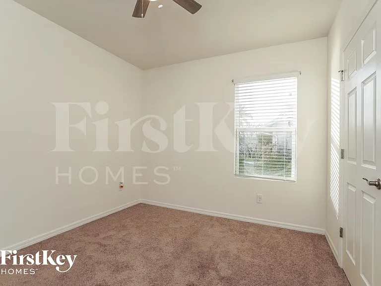 604 SW 6th Ave — Photo 11