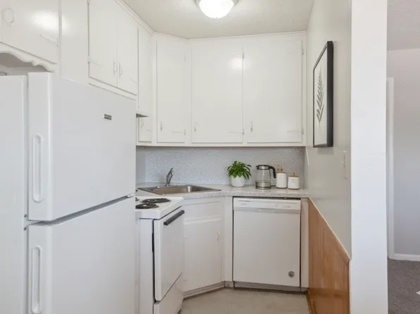 Victor South Apartments