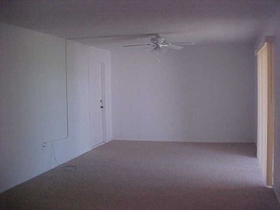 3rd image of 1028 Plantation Dr APT C4