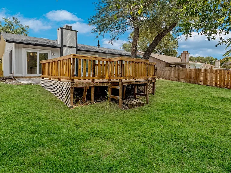 10223 Flatland Trl — Photo 23