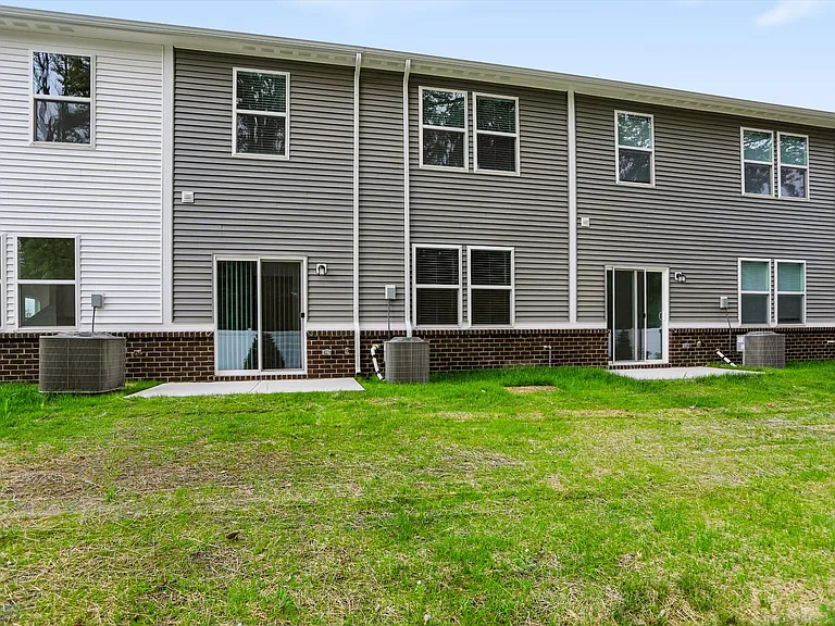 406 Monarch Ln — Photo 36