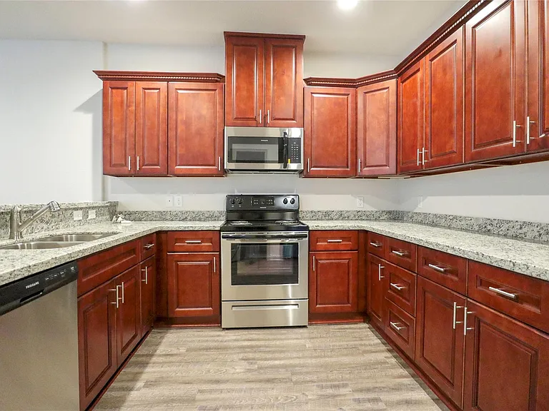2702 Appian Way — Photo 9