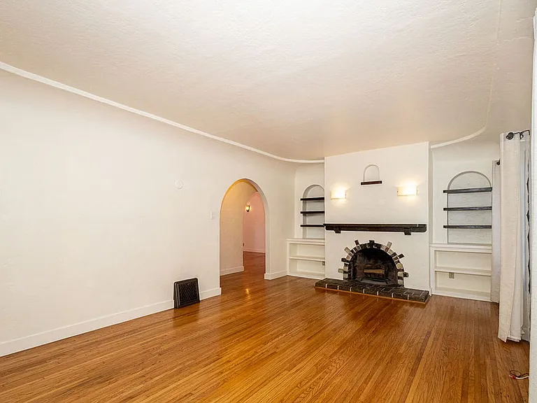 1221 S Sycamore Ave — Photo 8