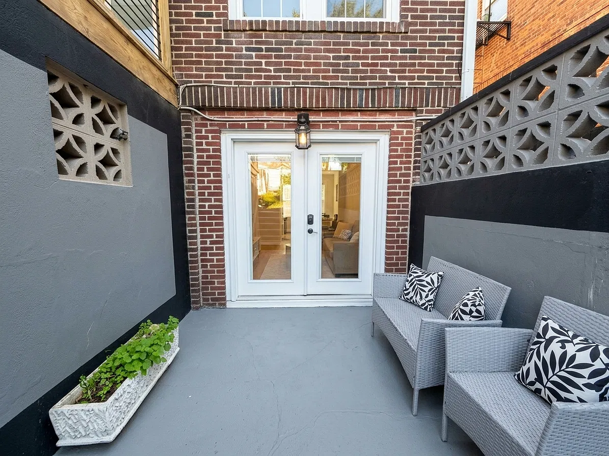 1 bed, $2,200 — Photo 1
