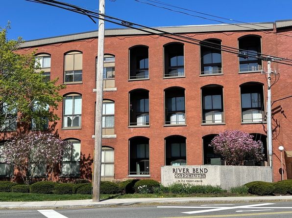 96 Old Colony Ave APT 215, East Taunton, MA 02718