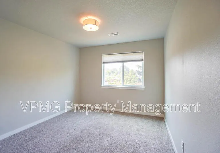 13602 NE 75th Cir — Photo 21