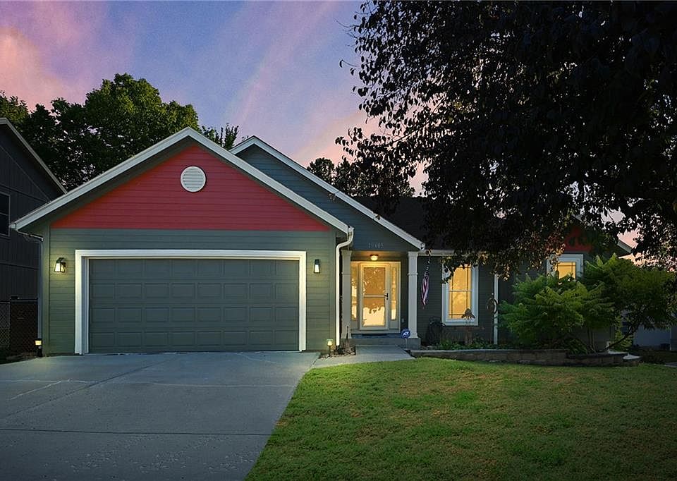 1st image of 19405 E Colony Ln