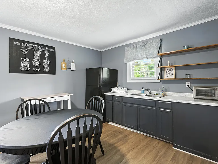 1007 Ward St — Photo 15