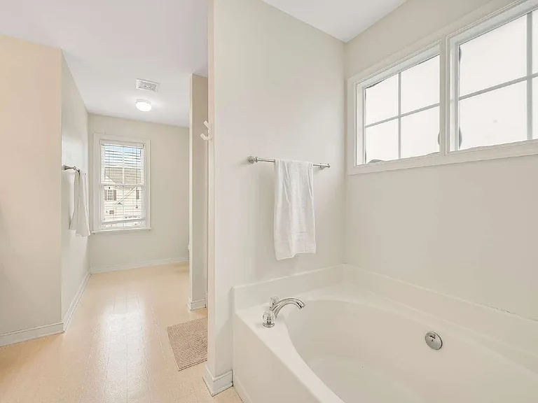 607 Green Garden Cir — Photo 28