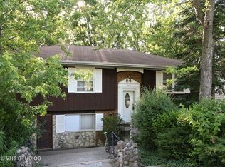 1415 Monroe St, Lake In The Hills, IL 60156