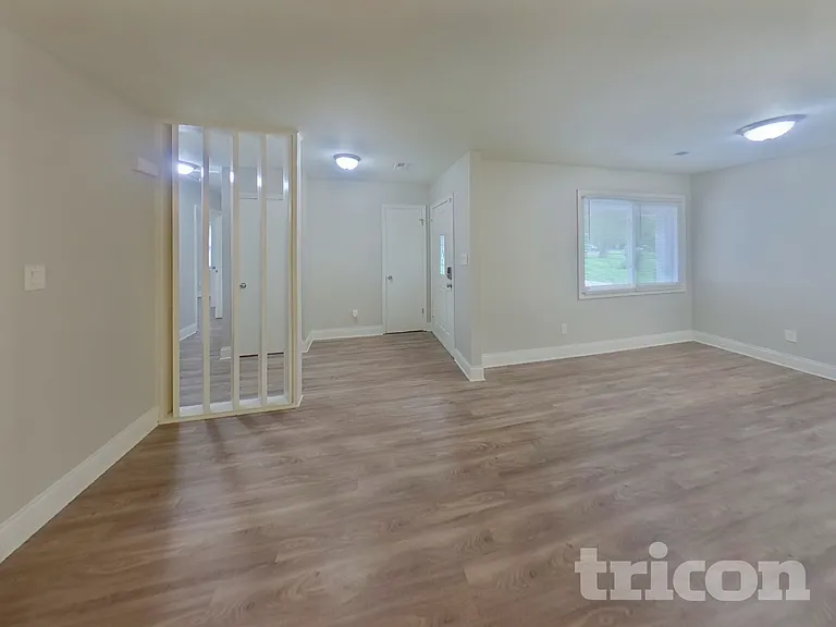 8717 Timbercrest Cir — Photo 3