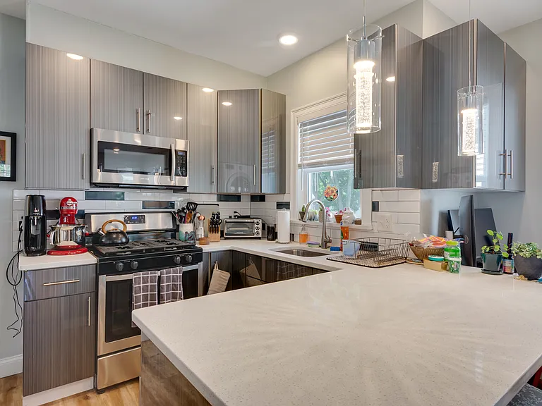 White granite countertop