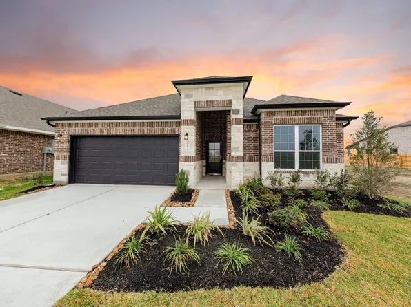 2035 Emerald Lake Trl, Dayton, TX 77535