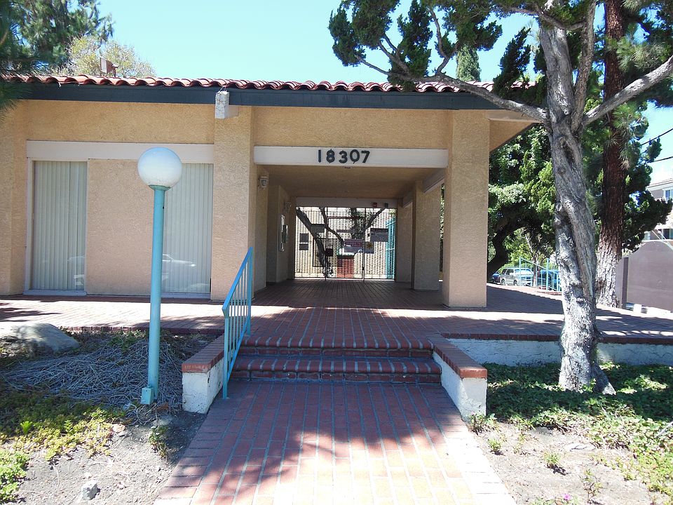 1st image of 18307 Burbank Blvd Unit 106
