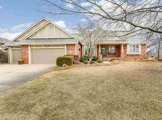 218 S Breezy Pointe Cir, Wichita, KS 67235