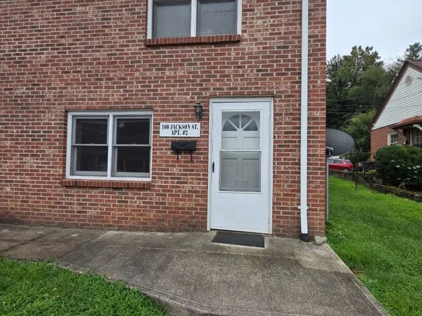 100 Jackson St #2, Sylva, NC 28779